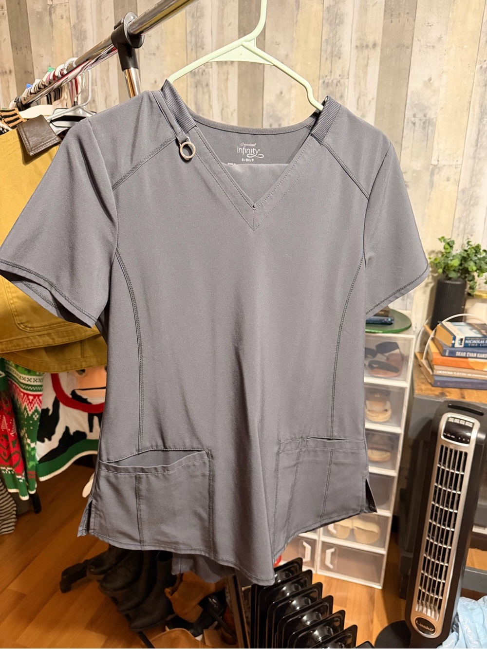 Cherokee Infinity Gray Scrub Set Size Small Top & Jogger Pants